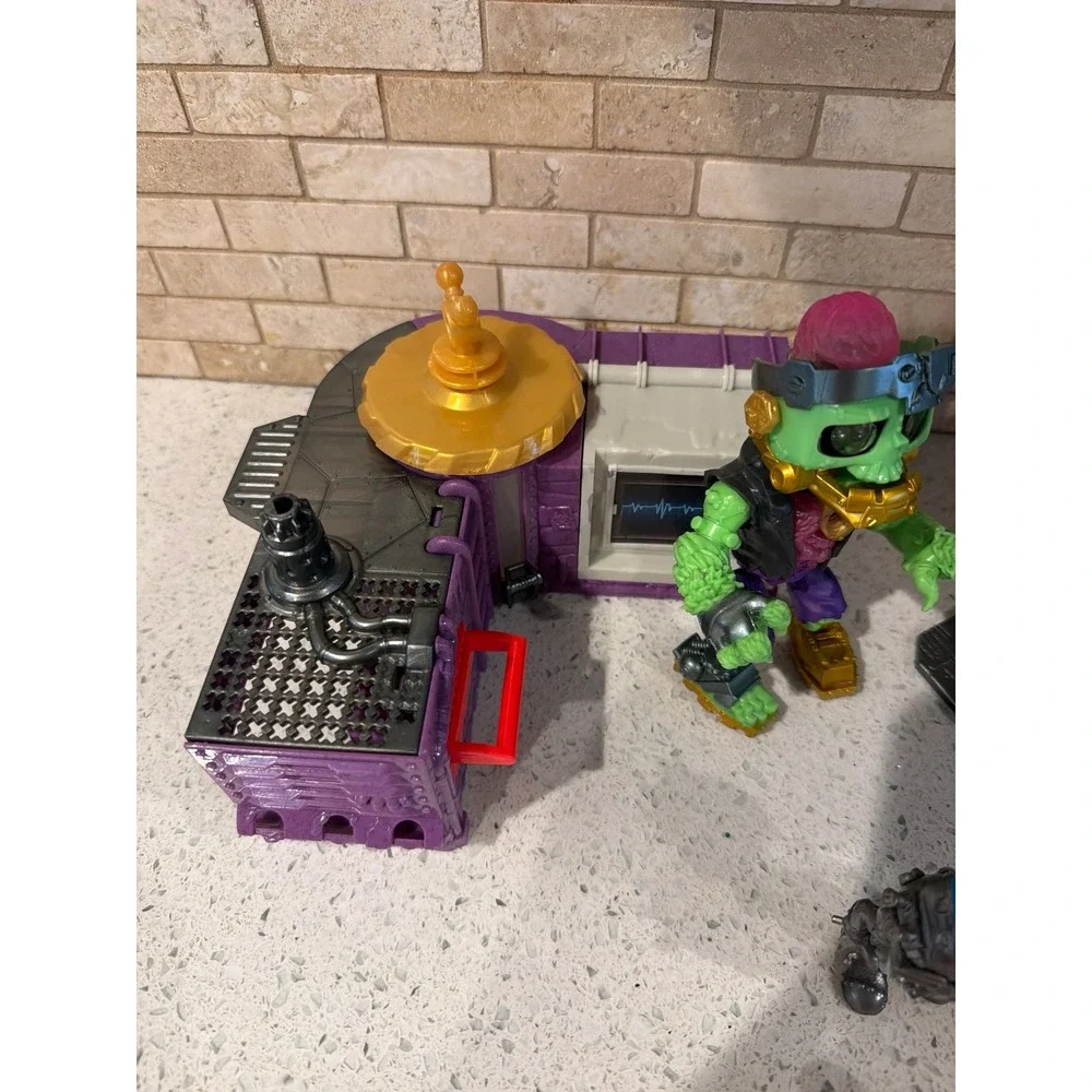 Treasure X Monster Gold Mega Monster Laboratory Set 2020. For Parts/ As Is.